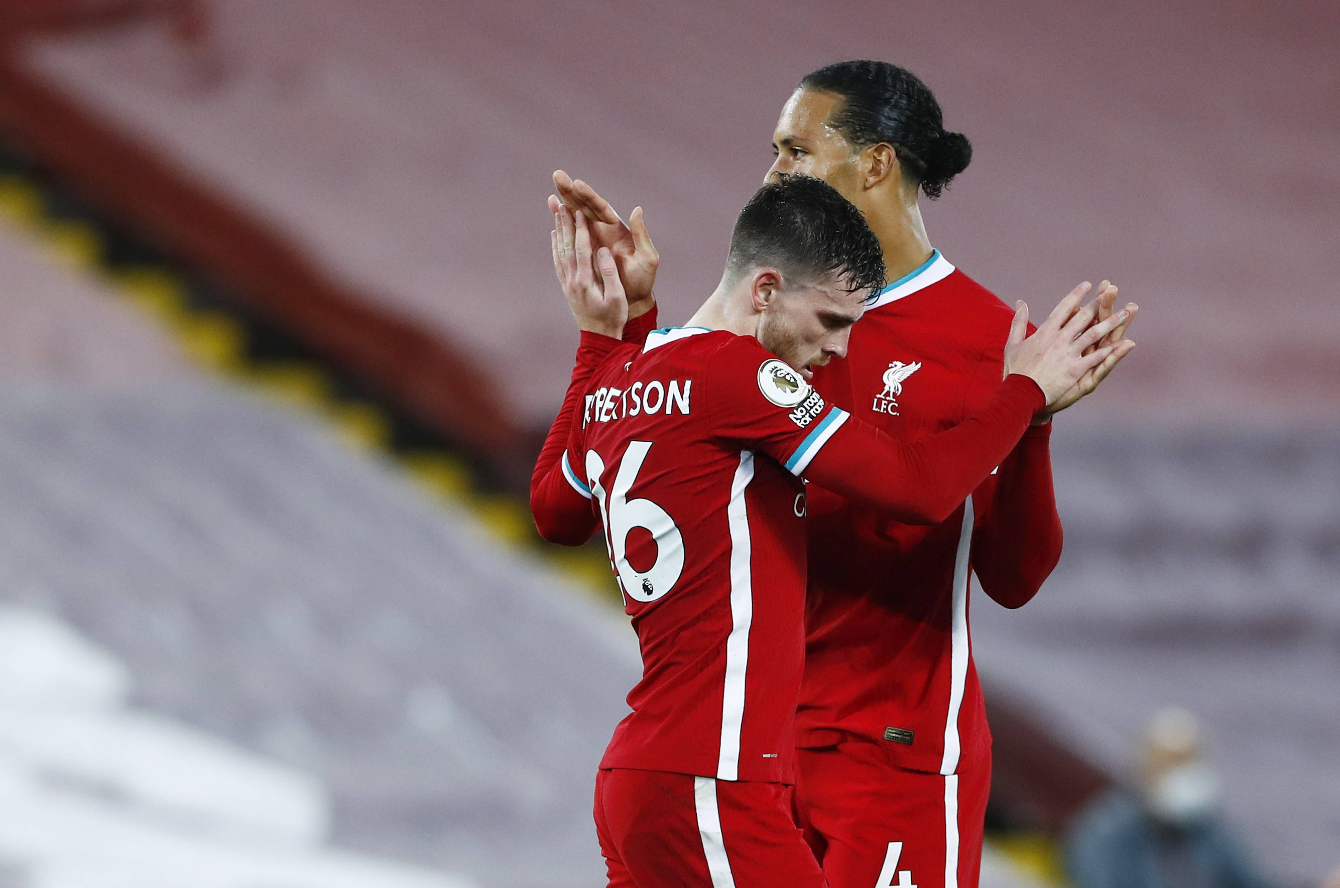 环抱的他 环抱的他